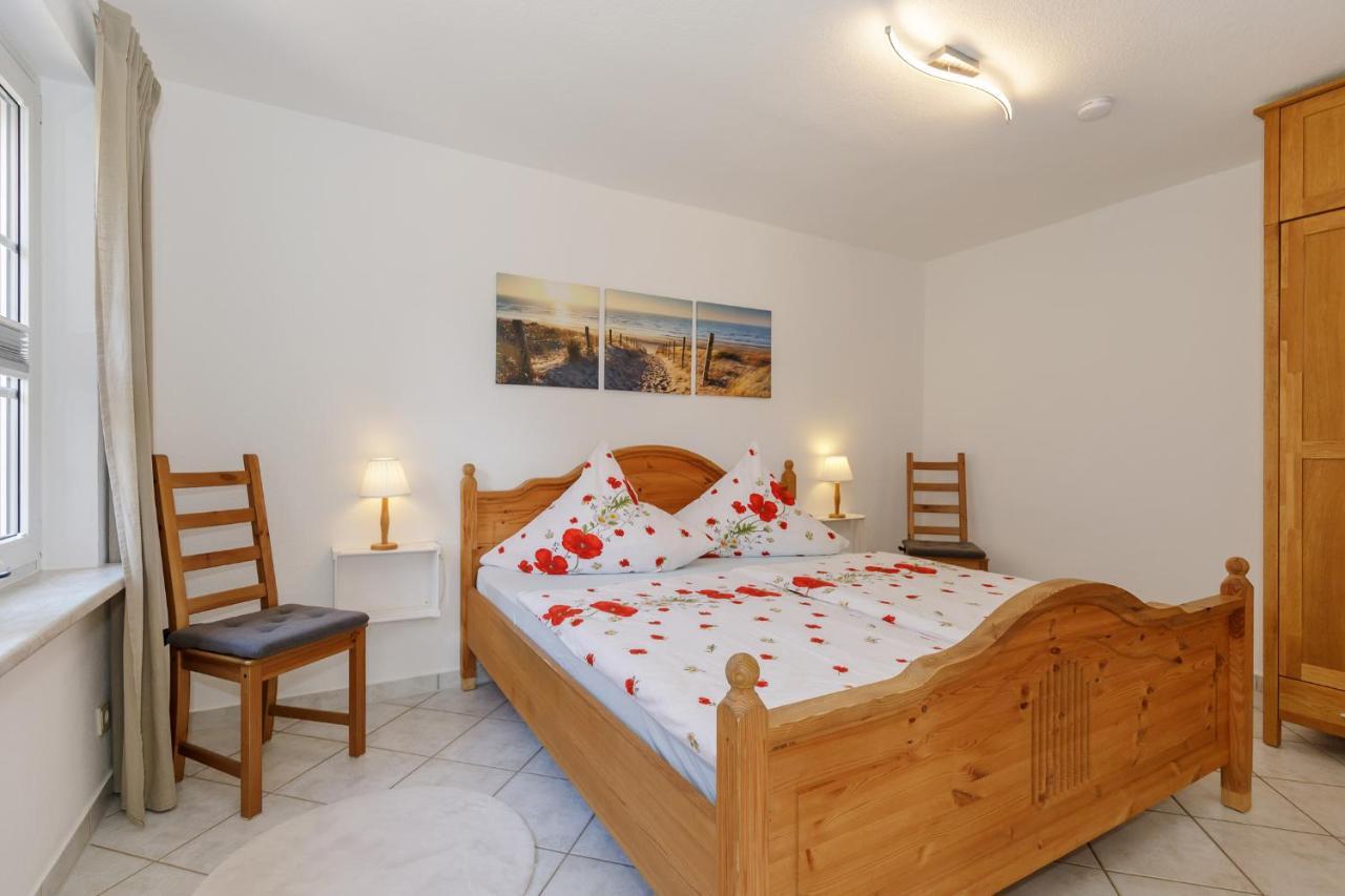 Ferienwohnungen Becker "Sonne & Meer" Und "Strandliebe" Kuehlungsborn Exterior photo