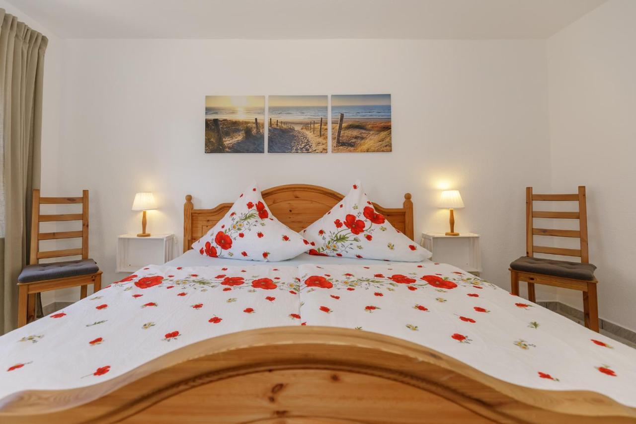 Ferienwohnungen Becker "Sonne & Meer" Und "Strandliebe" Kuehlungsborn Exterior photo